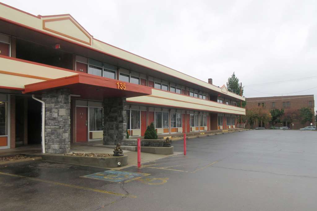 Econo Lodge Zanesville Exteriér fotografie